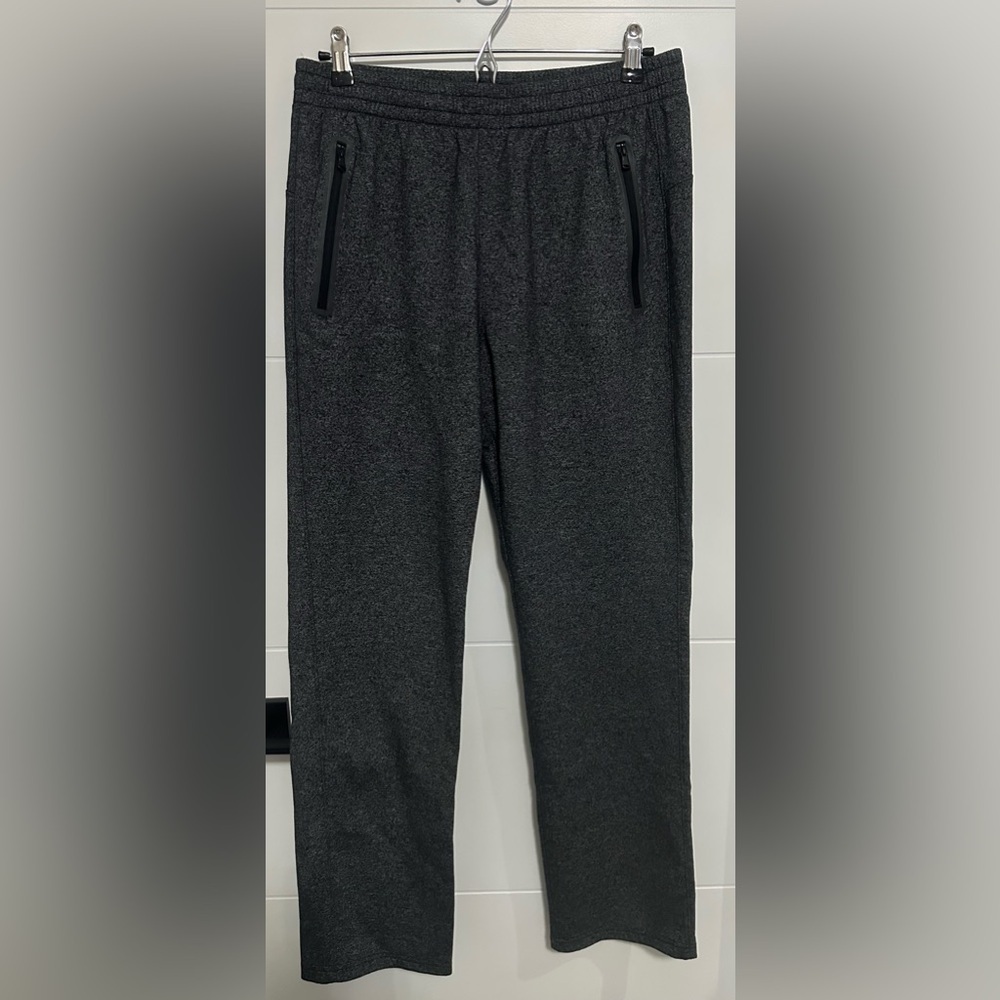 Old Navy Active Men's Dynamic Fleece 4-Way Stretch- Size Medium